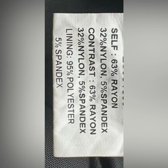 NWT- Elliatt Dresses Elliatt Energy High Neck Dress Size Medium - Picture 3 of 11